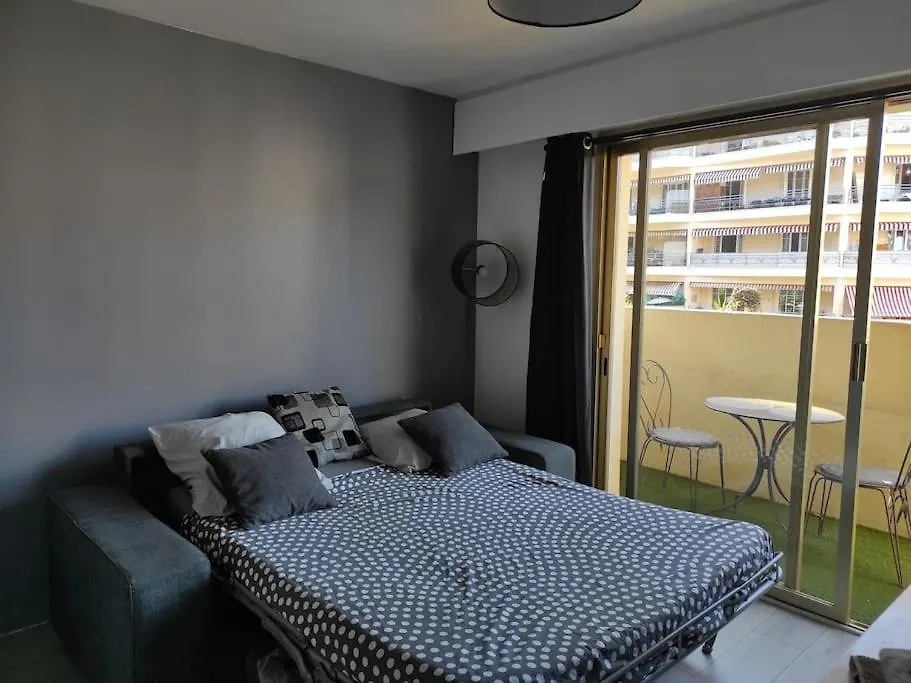 Apartment Tres Joli Studio,Bien Equipe Terrasse,Internet Le Cannet