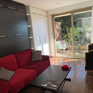 Studio Tout Confort Au Calme Avec Jardin Proche Cannes Apartment