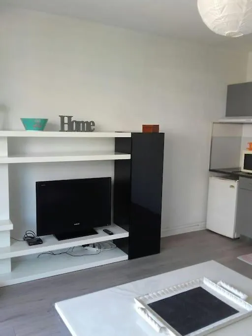 Tres Joli Studio,Bien Equipe Terrasse,Internet Le Cannet
