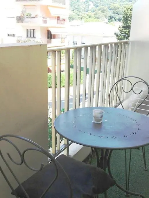 Apartment Tres Joli Studio,Bien Equipe Terrasse,Internet Le Cannet France